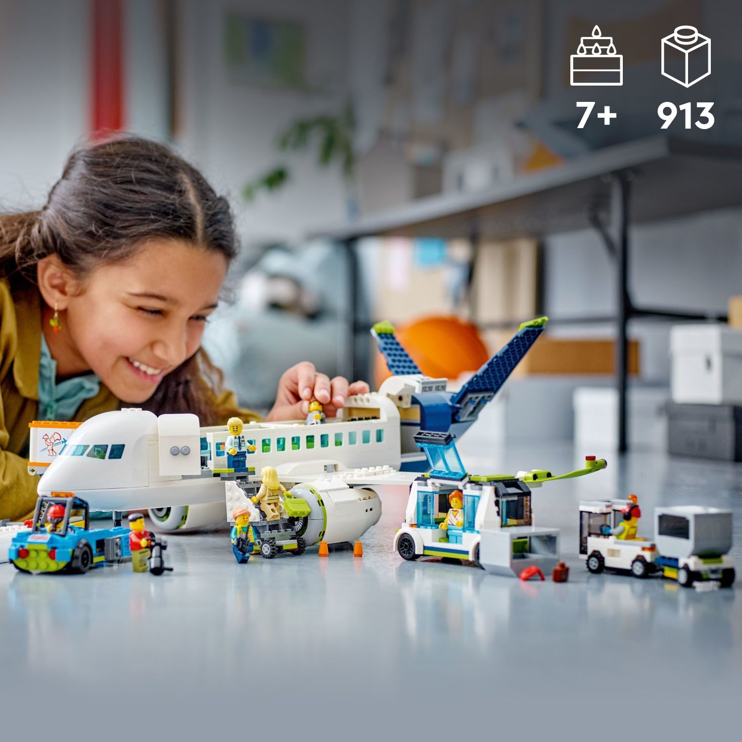 LEGO® City Big Vehicles: Passenger Airplane