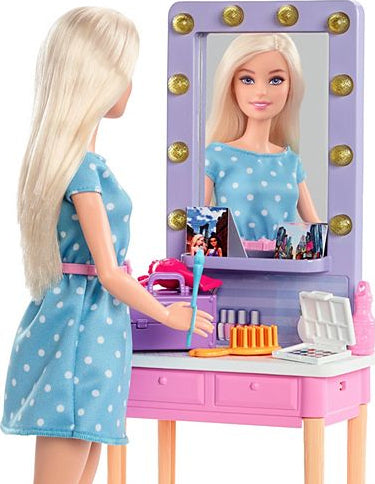 Barbie Big City, Big Dreams “Malibu” Doll &amp; Dressing Room Playset